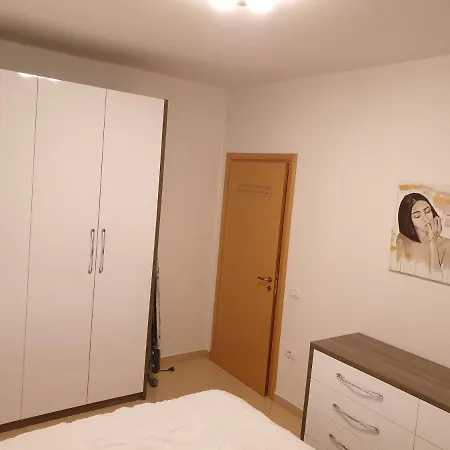 Asta Free Private Parking Apartament