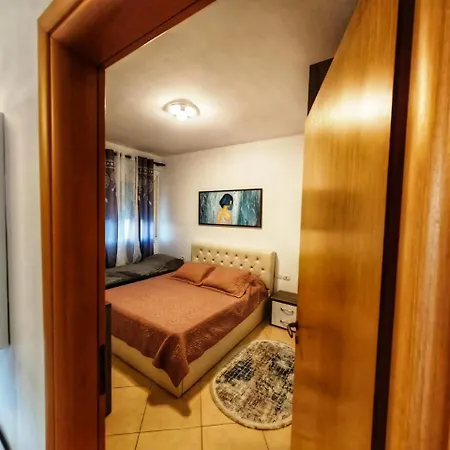 Asta Free Private Parking Apartment