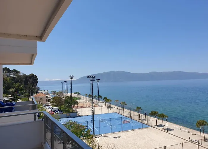 Asta Free Private Parking * Vlorë