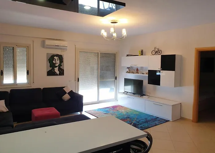 Asta Free Private Parking Apartment *