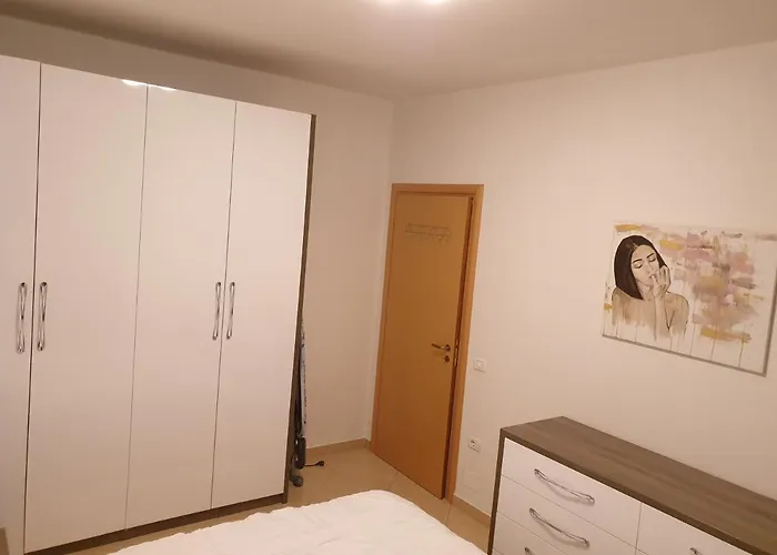 Asta Free Private Parking Apartament