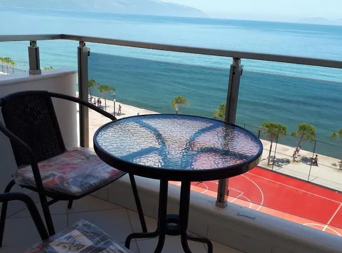 Asta Free Private Parking Apartment