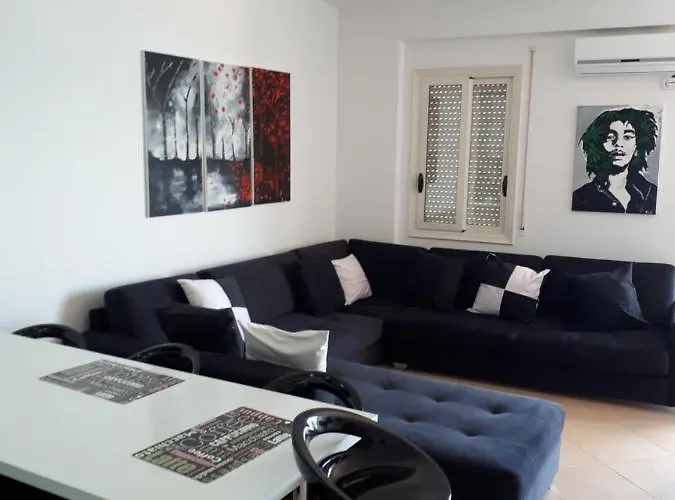 Asta Free Private Parking *