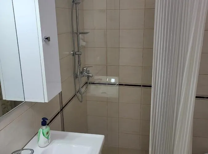 Asta Free Private Parking * Vlore